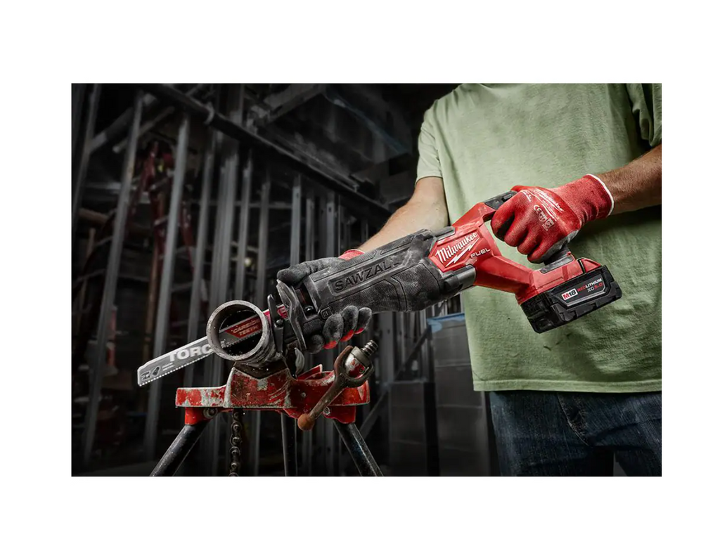 Milwaukee M18 FUEL 18V Lithium-Ion Brushless Cordless Reciprocating Saw Kit With One 5.0 Ah Battery, Charger And Case - 2821-21