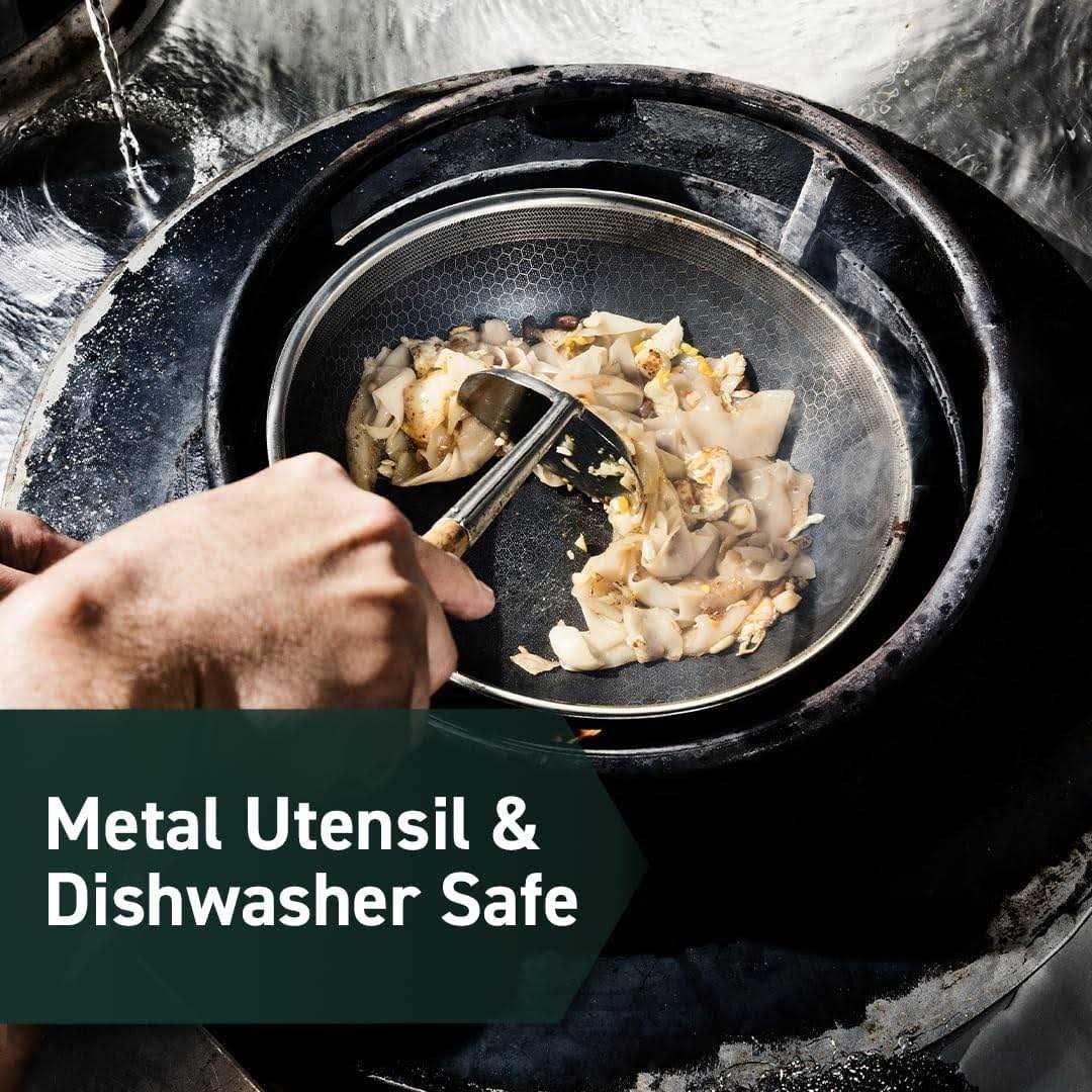 HexClad 14 inch Hybrid Wok With Lid