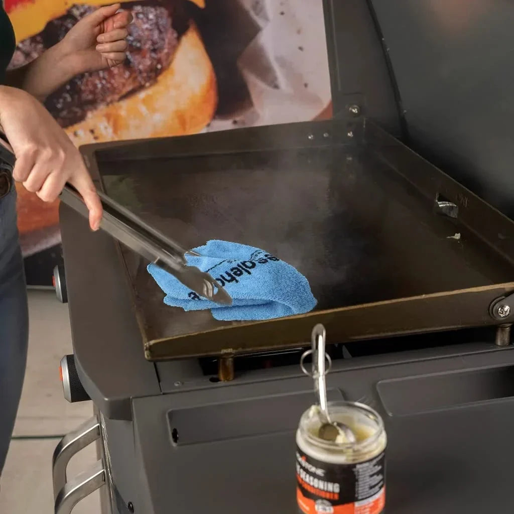Blackstone 28 Inch 3-Burner Outdoor Griddle With Hood And Accessories - 2080