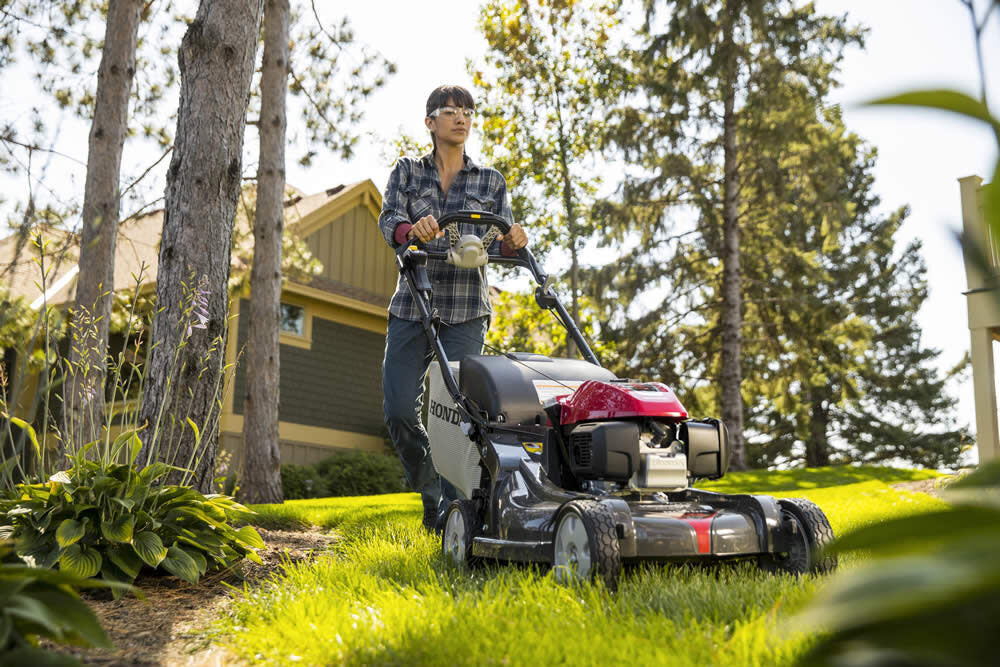 HONDA 21 in Self-Propelled Walk-Behind Lawn Mower - HRX217VYA