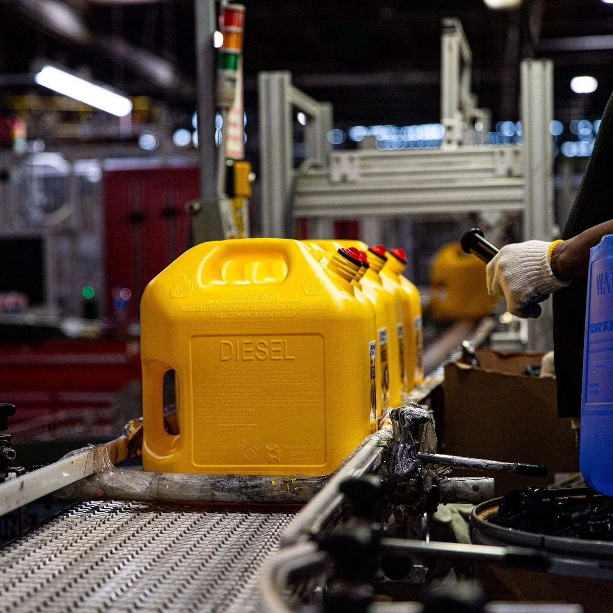 Midwest Can Company 5 Gallon Diesel Fuel Container With Auto Shut Off, HDPE, 4 Pack - 4XMC-8610