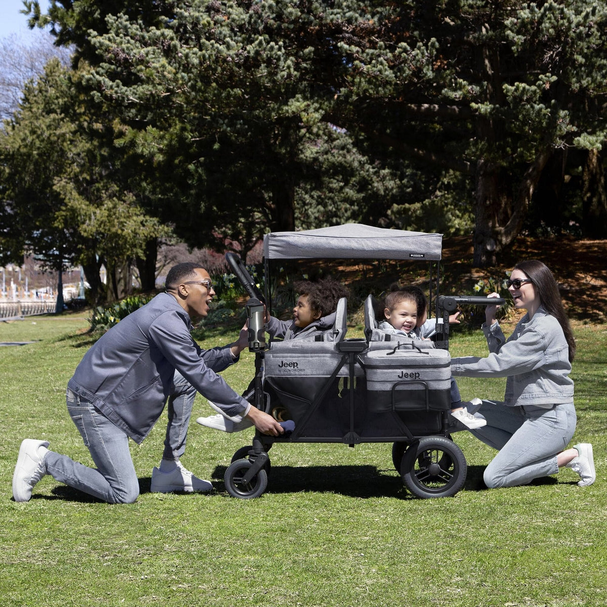 Jeep Wrangler Deluxe 4 Seater Stroller Wagon - Delta Children