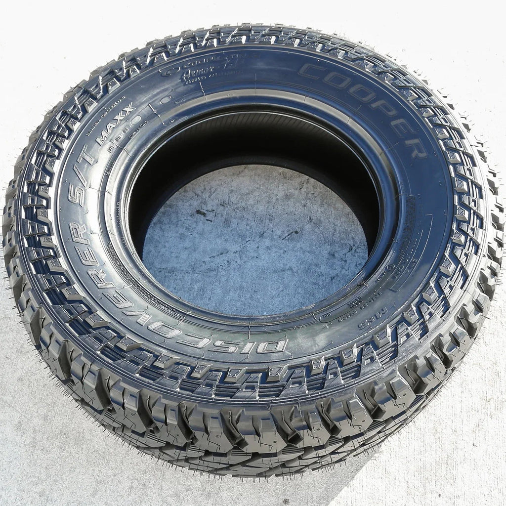 Cooper Discoverer S/T Maxx LT 275/70R18 125/122Q E 10 Ply Mud Tires - Set Of 4