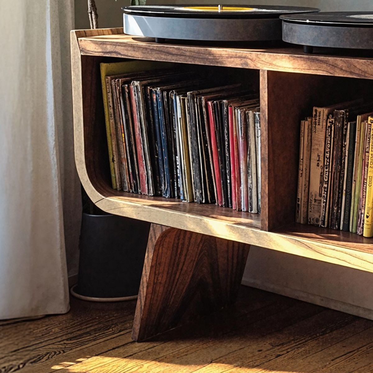 Record Player Stand, Minimalist Solid Wood Vinyl Console for Bedroom